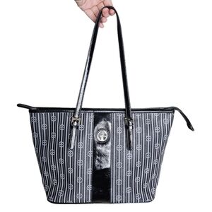Giani Bernini shoulder bag.